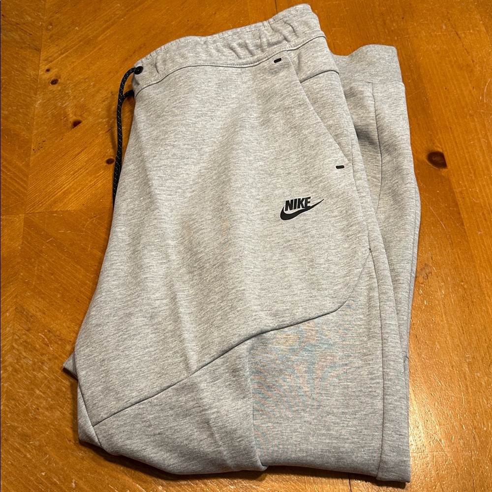 Men’s Nike Tech Fleece Slim Fit Tapered Joggers Gray CU4495-063 Size XXL NEW - Picture 6 of 6